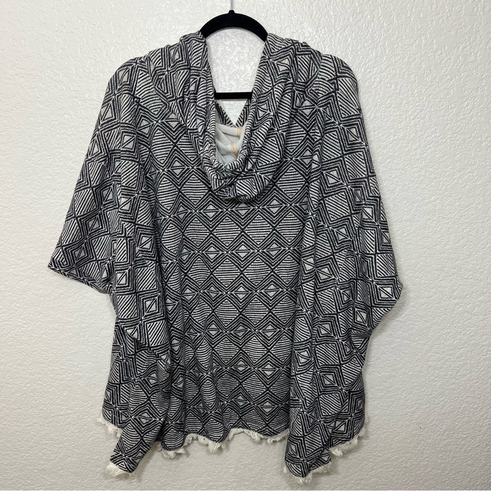 Alternative Hoodie Poncho Geometric Printed Fringe Hem Size M/L - Picture 2 of 10